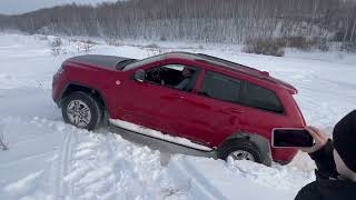 Offroad Jeep Grand Cherokee wk2 snow rides [upl. by Particia799]