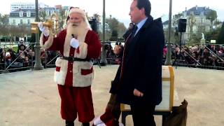 Larrivée du Père Noel au jardin du mail à Angers [upl. by Teiv]