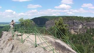 Blick über die Böhmische Schweiz mit Prebischtor [upl. by Enelehcim]