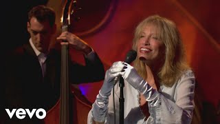 Carly Simon  Moonglow Live On The Queen Mary 2 [upl. by Paynter]