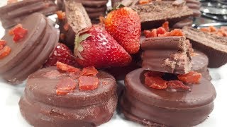 Alfajores de chocolate rellenos de frutilla [upl. by Nikolas]