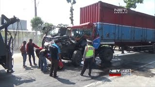 NET JATIM  2 CONTAINER DAN BUS WISATA TERLIBAT KECELAKAAN BERUNTUN [upl. by Mainis]