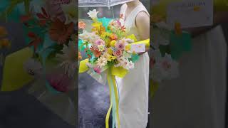 Summer color palette🌿🌸🤩 flowerarrangement floraldesign makingbouquets summervibes summerstyl [upl. by Inglis983]