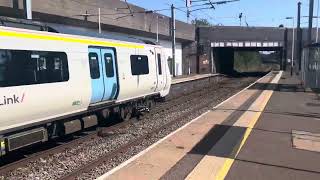 2 Trains at Hendon Station 29724 [upl. by Katlaps]