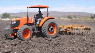 Tractor KUBOTA M108S Rastreando Jacona Mich Febrero 2015  EAE Distribuidor Autorizado Zamora [upl. by Pamelina]