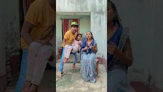 Mamma mera toffee 🍬 pakdo main aa rahi hun 😂 shorts trending funny [upl. by Redmond781]