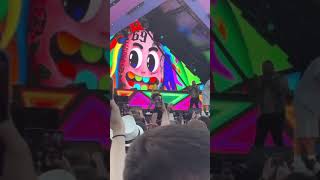 6ix9ine jumping in the crowd  Freshtival the Nederlands [upl. by Iddo483]