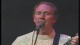 Go Lassie GoYoure Not IrishClancy Brothers amp Robbie OConnell 1991 1313 [upl. by Tierza]