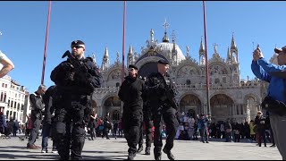 VALERIO STAFFELLI A VENEZIA CON I CARABINIERI [upl. by Amalea100]