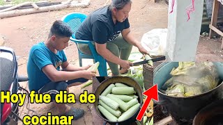 Aura prepara sus elotes para cocer😱mientras se cocen los tamalitos de chipilin😋hoy se puso a cocinar [upl. by Huskey]