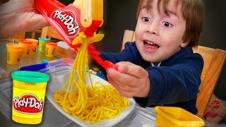 MACARRÃO DE MASSINHA PLAYDOH Spaghetti Playdough for Kids [upl. by Tarsuss589]