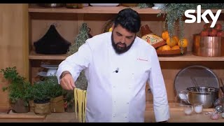 Gli spaghetti aglio e olio rivisitati da chef Cannavacciuolo  Puntata 4  Antonino Chef Academy [upl. by Orban114]