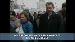 Des sandwiches américains symboles de paix en Ukraine [upl. by Ahseiym]