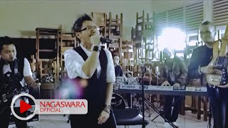 Kerispatih  Tetap Mengerti Official Music Video NAGASWARA music [upl. by Airednaxela]