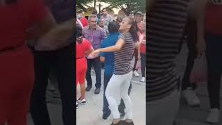 Corcholata Baila Con La Flaquita En La Plaza Libertad En San Salvador [upl. by Quinby174]