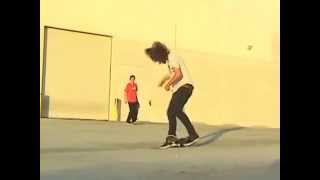 Skateboarder se le cae el café y se encabrona [upl. by Ahseit]