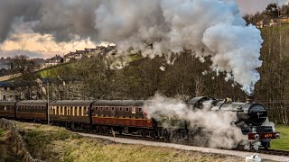 4079 Pendennis Castle erupts out of Haworth with tremendous sound What a beast KWVR Steam Gala [upl. by Ellenrad]