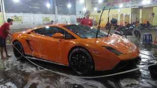 Pegawai Doorsmeer Profesional Cuci Mobil Lamborghini Aventador LP 700 4 [upl. by Htebazie]