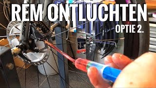 REM ONTLUCHTEN Shimano hydraulisch optie 2  Fiets Tutorial 12 [upl. by Standford]