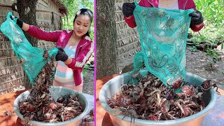 Country style ricefield crab cooking  Cooking with Sreypov [upl. by Dorelia]