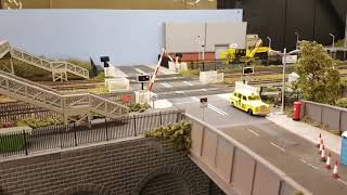 EXPRESS MODELS WORKING LEVEL CROSSING 00 GAUGE [upl. by Hpejsoj]