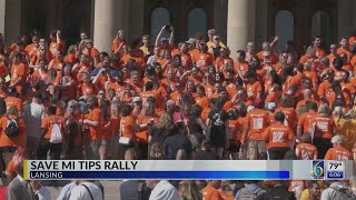 Hundreds of servers protest at the Capitol after tipping law passes [upl. by Ennalorac]