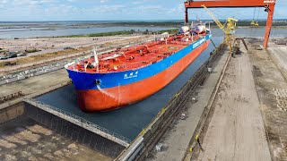 The Impressive Process of Moving Gigantic Ships into Dry Docks [upl. by Navonod]