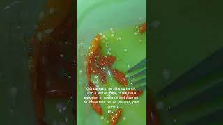 Quick pain and muscle rub using hot peppers ayurveda natureshealing birdpepper foodscapades [upl. by Idleman582]