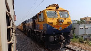 SCHOOL BUS LIVERY WDG4D 17063 Manmad  Kacheguda Ajanta Express  Indian Railways  Gooty WDG4D [upl. by Rollie]