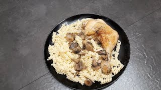 Tejszínes gombás csirkecombok  Creamy Mushroom Chicken Thighs [upl. by Banquer672]