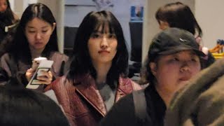 Twice Momo Hirai 모모 departure  Charles de Gaulle Airport after the Miu Miu Paris Fashion Week Event [upl. by Sherburne]