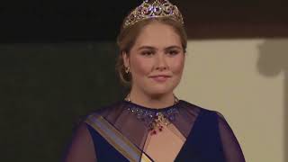 Wow Tiara’s en baljurken op paleis in Amsterdam  Máxima Amalia Letizia Beatrix Margriet [upl. by Philemol]