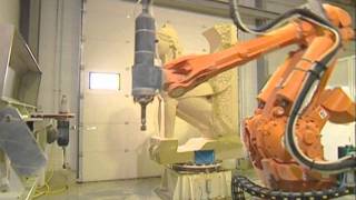 Robot Milling Statue [upl. by Dafna764]