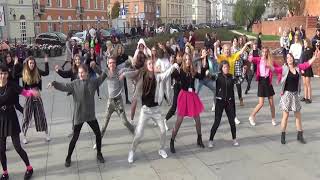 191026 KPop Random Play Dance In Public  Flashmob Warsaw Poland by SEVEN WINGS [upl. by Acnairb]