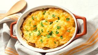 Recette  Gratin dauphinois aux lardons [upl. by Porche250]