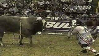 Jesse James bucks Jim Sharp  00 PBR St Louis [upl. by Aleil]