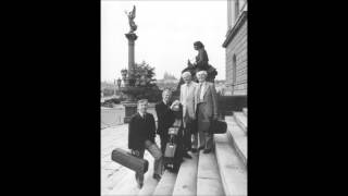 Mozart  String quartet K428  Smetana SQ 1975 [upl. by Gonick]