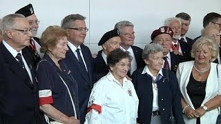 Revolta de Varsóvia 70 anos em exposição [upl. by Refotsirc]