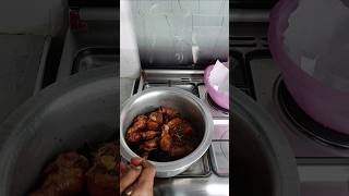 How to cook Delicious Nigerian Fried Chickenfriedchickenfood [upl. by Nywled]