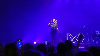 Louane  Les excusesTu mas dit  live at Cirque Royal Brussels  26102023 [upl. by Dunston]