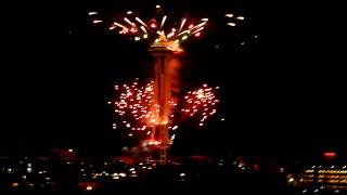 amateur video of Seattle Space Needle fireworks January 1st 2011 [upl. by Cate]