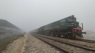 5UP Green Line Throughpass Rahim Yar Khan Railway Underpass  Heavy Smog  Pakistan Railways  4K [upl. by Esadnac]