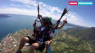 Martina amp Matteo 14716 Parapendio Biposto Lago di Garda  Toscolano Maderno  Salò [upl. by Groves]