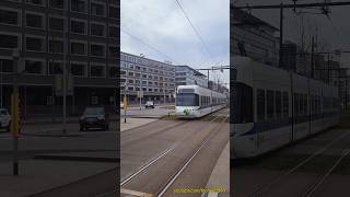 Eine Glattalbahn kommt bei der Haltestelle Lindberghplatz in Opfikon an [upl. by Gschu262]