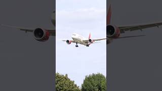 Avianca 787 Dreamliner Slightly ROCKY decent into London Heathrow [upl. by Yelkao]