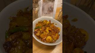 Prawns and Brinjal curry ඉස්සොයි බටුයි මෙහෙම හදමුදshorts [upl. by Yetak]