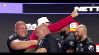 Daro lew WYNIESIONY przez ochronę z ważenia FAME MMA [upl. by Ziwot741]