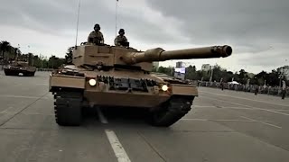 Tanques Leopard 2  Parada militar 2017 Chile [upl. by Missy]