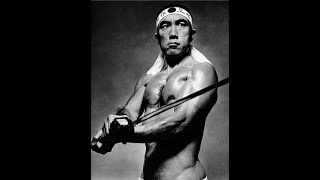 quotSOLE E ACCIAIOquot di Yukio Mishima recensione di Gianfranco Tomei [upl. by Shiau529]