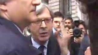 Piero Ricca vs Sgarbi 2 [upl. by Edythe]